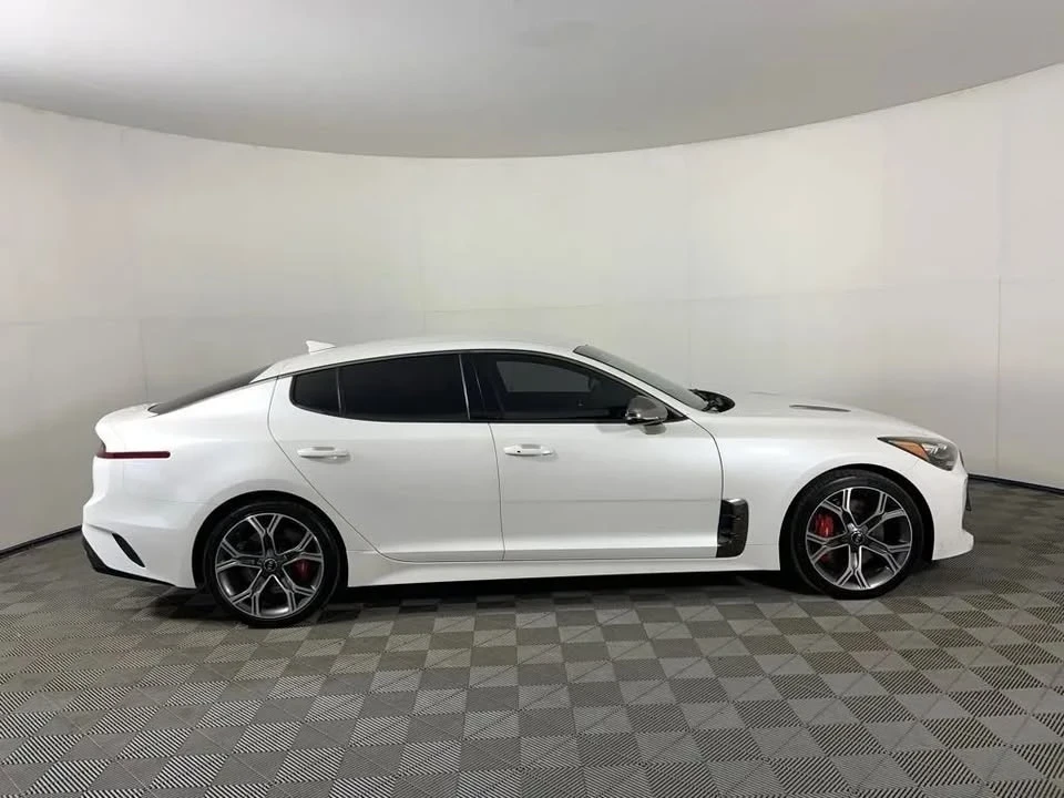 2018 Kia Stinger - Image 2 of 20