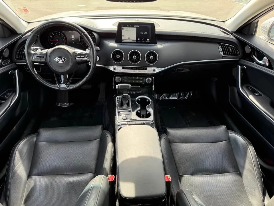 2018 Kia Stinger - Image 8 of 15