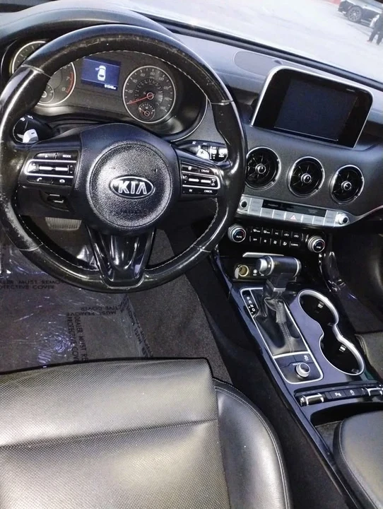 2018 Kia Stinger - Image 3 of 11