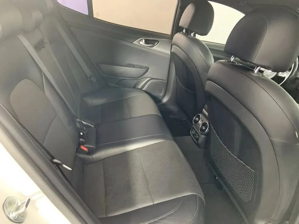2018 Kia Stinger GT - Image 16 of 19