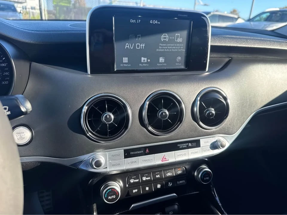 2018 Kia Stinger - Image 18 of 19