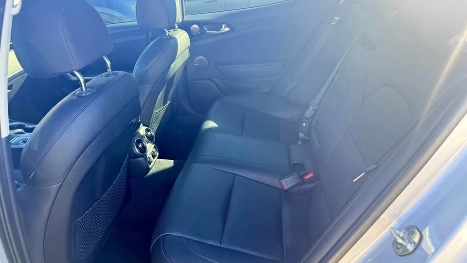 2018 Kia Stinger - Image 6 of 9