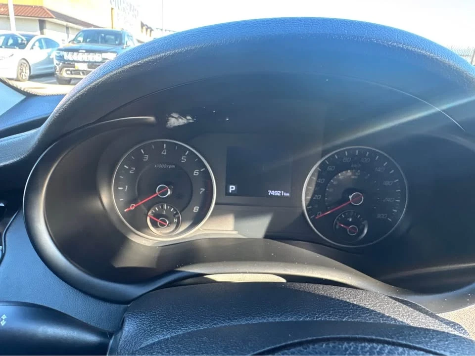 2018 Kia Stinger - Image 15 of 19