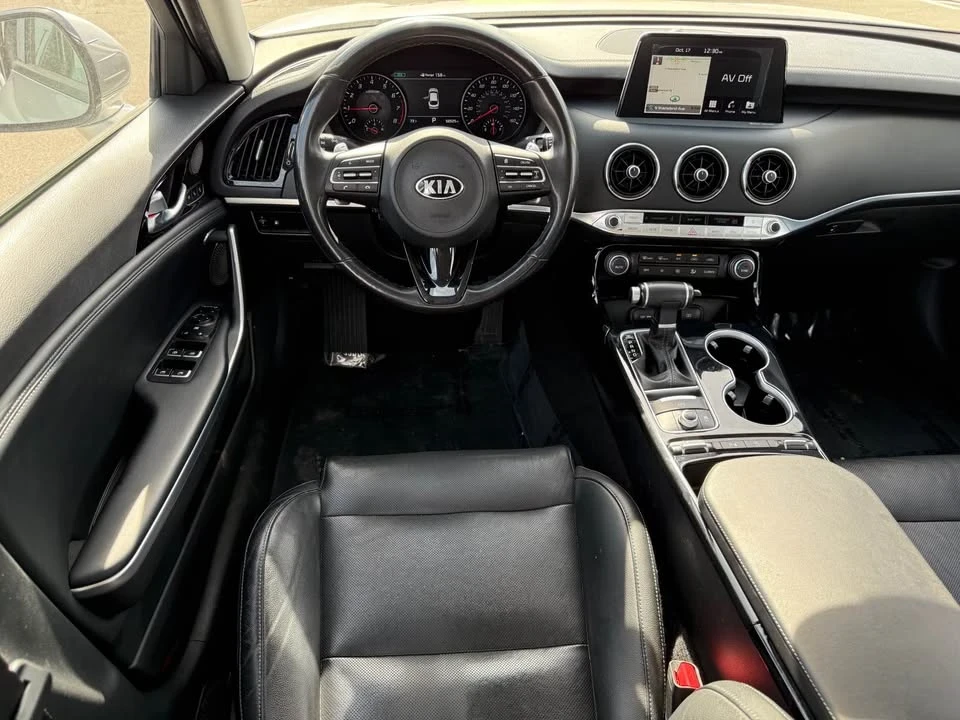 2018 Kia Stinger - Image 9 of 15