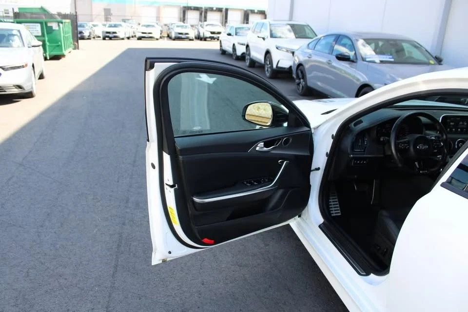 2018 Kia Stinger - Image 8 of 14