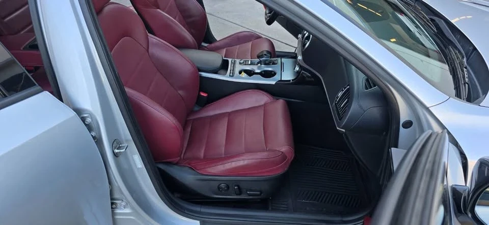 2018 Kia Stinger - Image 18 of 20