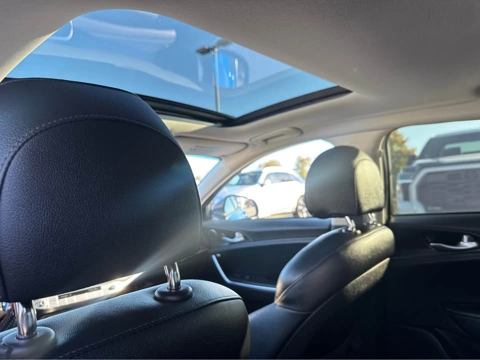 2018 Kia Stinger - Image 10 of 19