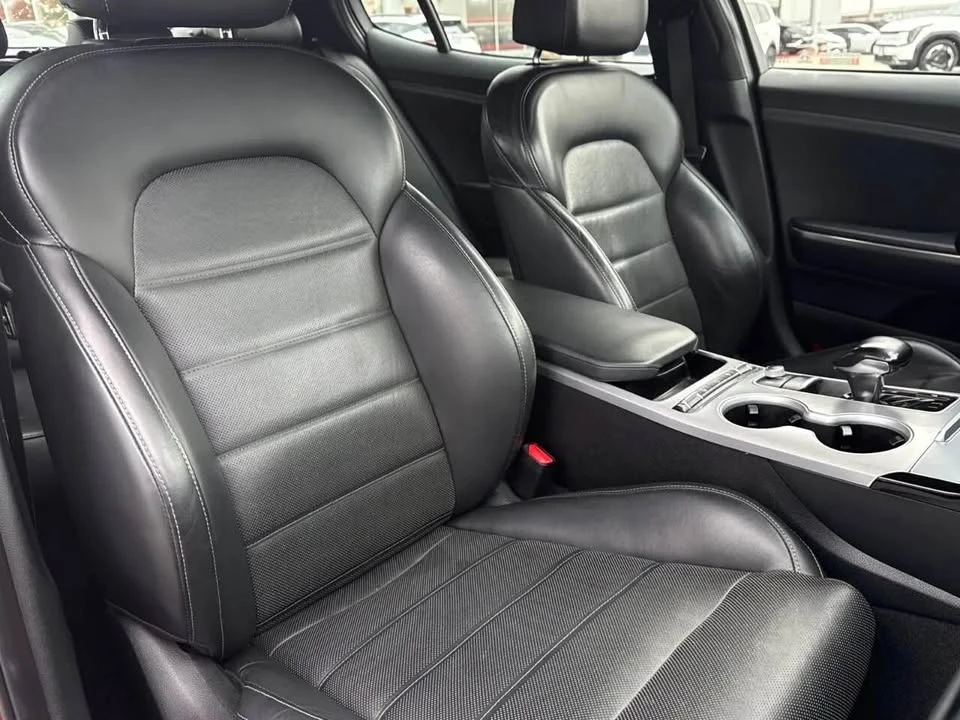 2018 Kia Stinger - Image 9 of 10