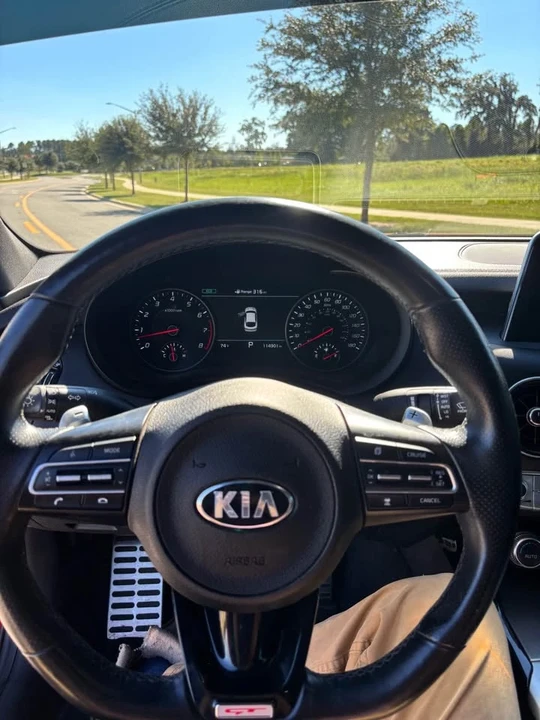 2018 Kia Stinger - Image 10 of 11