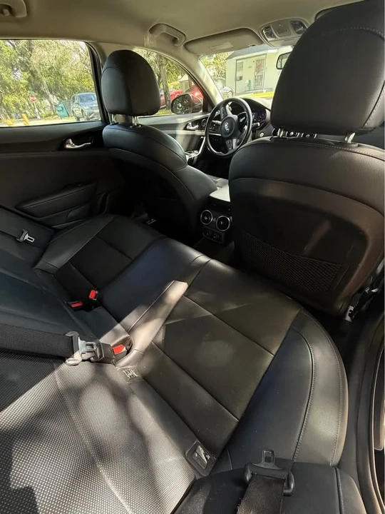 2018 Kia Stinger - Image 6 of 8