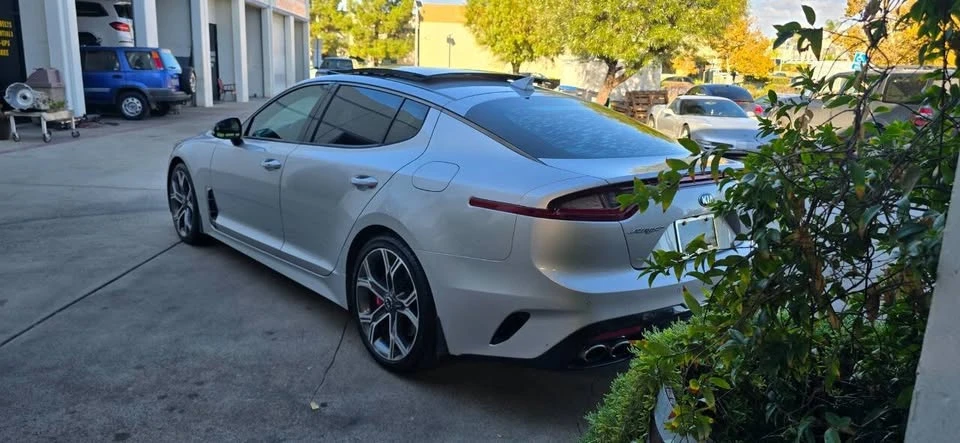 2018 Kia Stinger - Image 10 of 19
