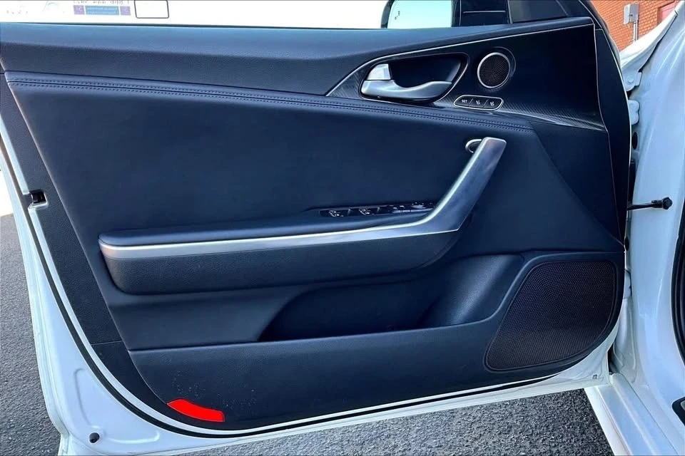 2018 Kia Stinger - Image 10 of 19
