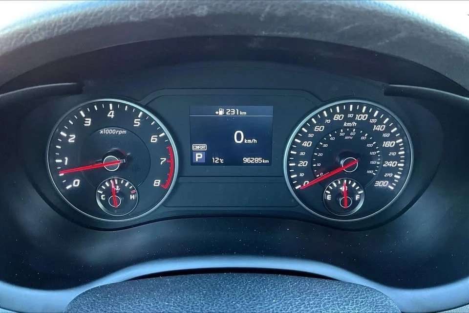 2018 Kia Stinger - Image 13 of 19