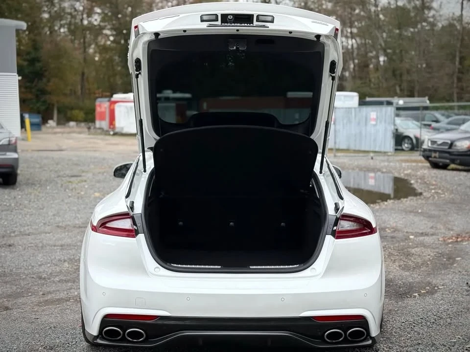 2018 Kia Stinger - Image 9 of 20