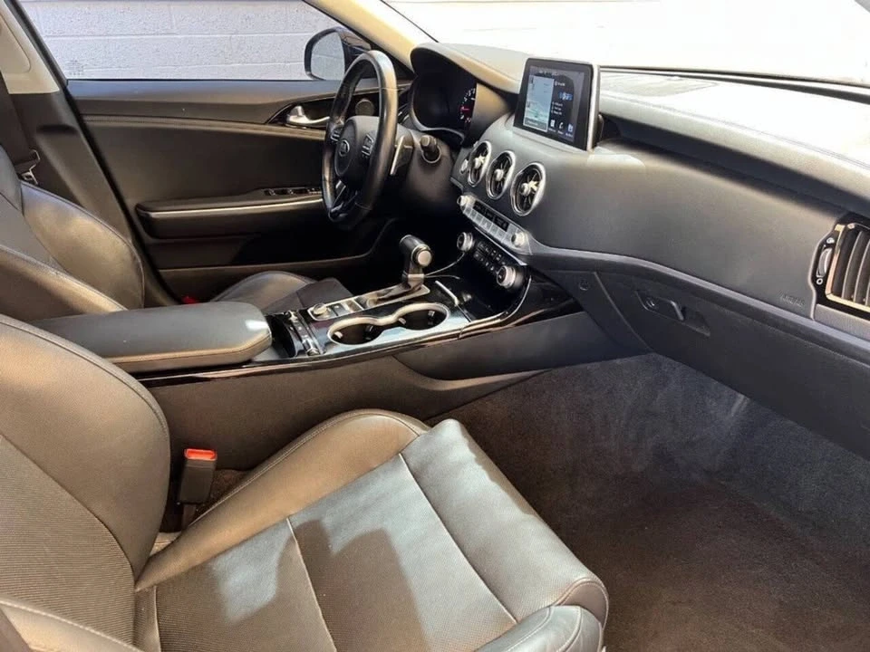 2018 Kia Stinger - Image 7 of 10