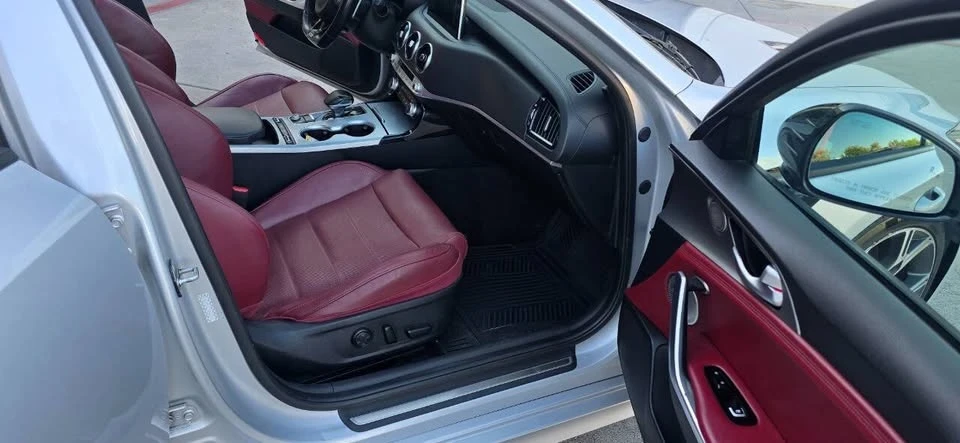 2018 Kia Stinger - Image 17 of 20