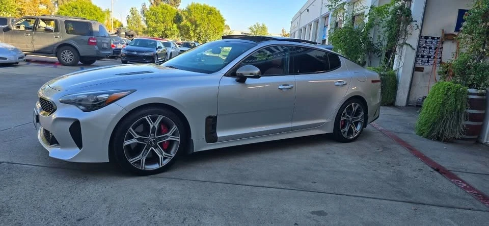 2018 Kia Stinger - Image 13 of 19