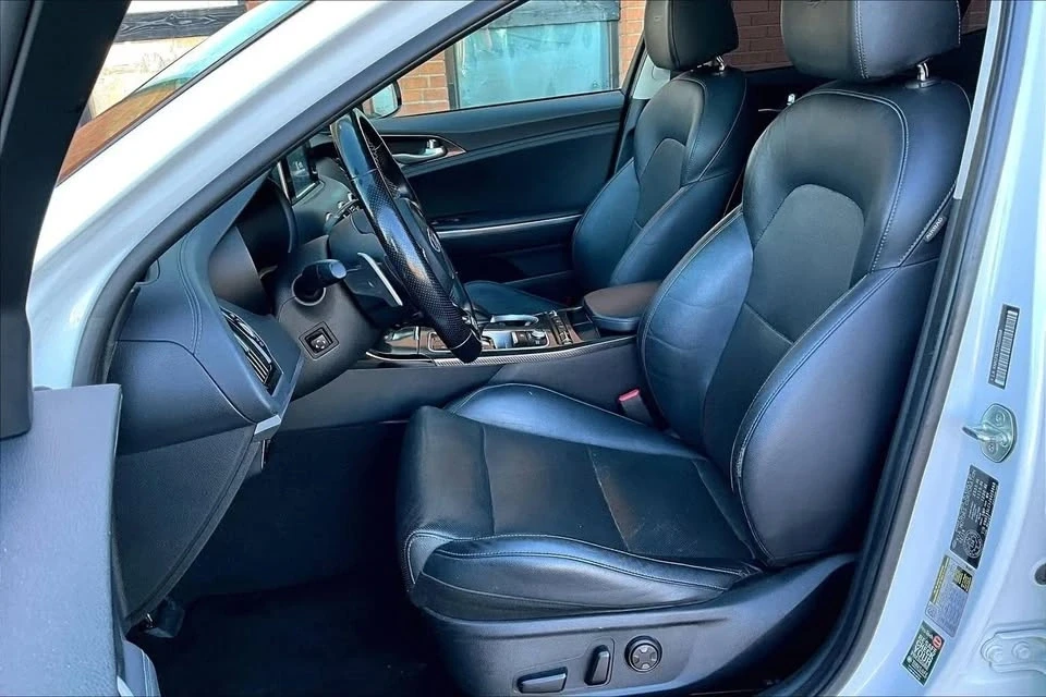2018 Kia Stinger - Image 8 of 19