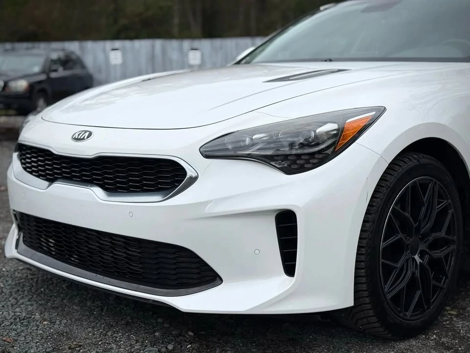 2018 Kia Stinger - Image 2 of 20