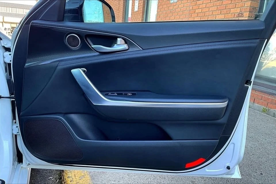 2018 Kia Stinger - Image 9 of 19