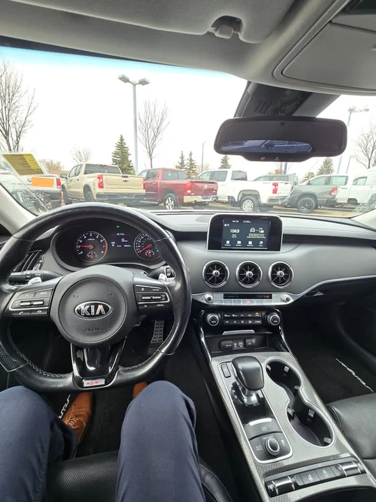 2018 Kia Stinger - Image 9 of 10