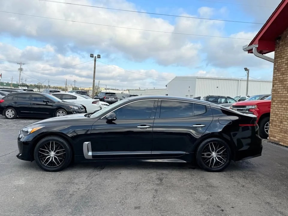 2018 Kia Stinger - Image 8 of 19