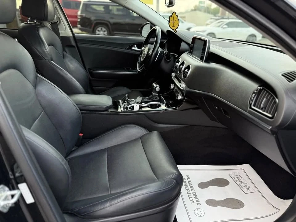 2018 Kia Stinger - Image 15 of 19