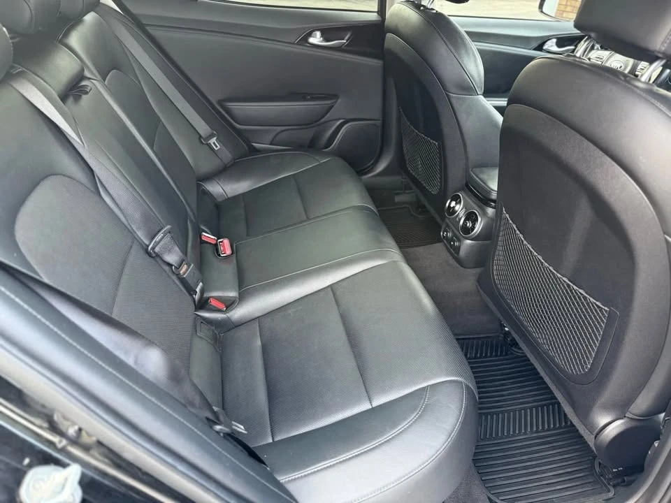 2018 Kia Stinger - Image 14 of 19