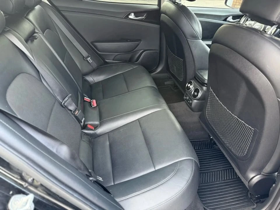 2018 Kia Stinger - Image 10 of 19