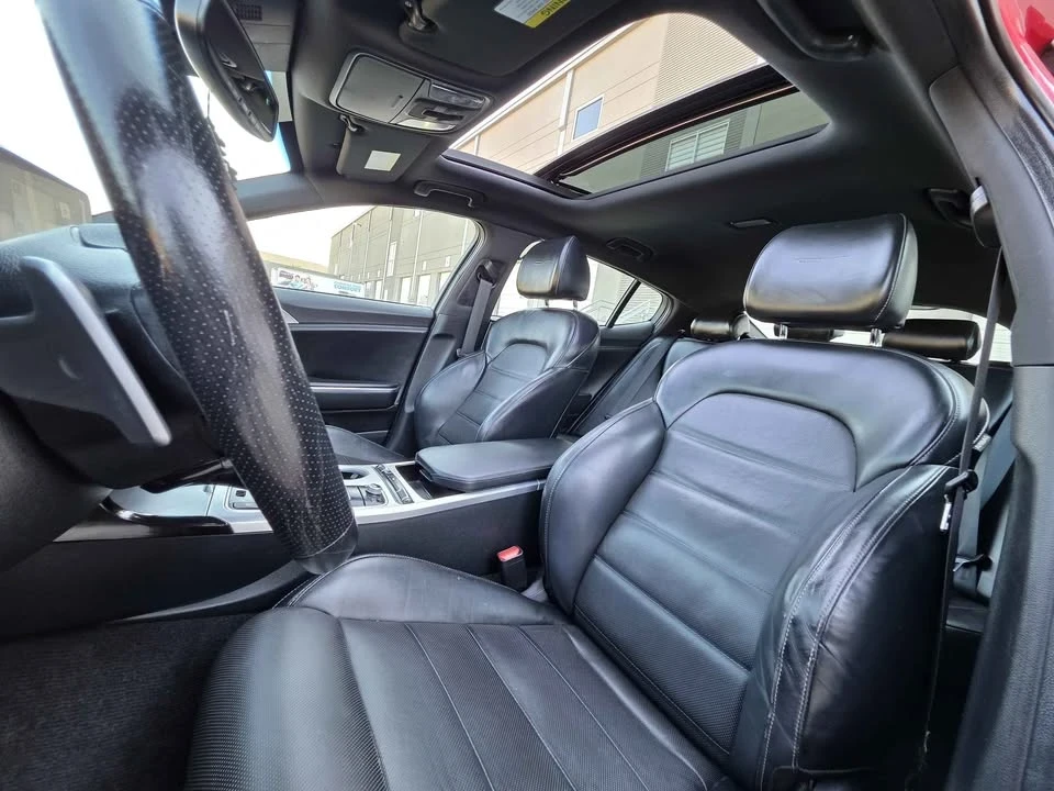 2018 Kia Stinger - Image 11 of 17