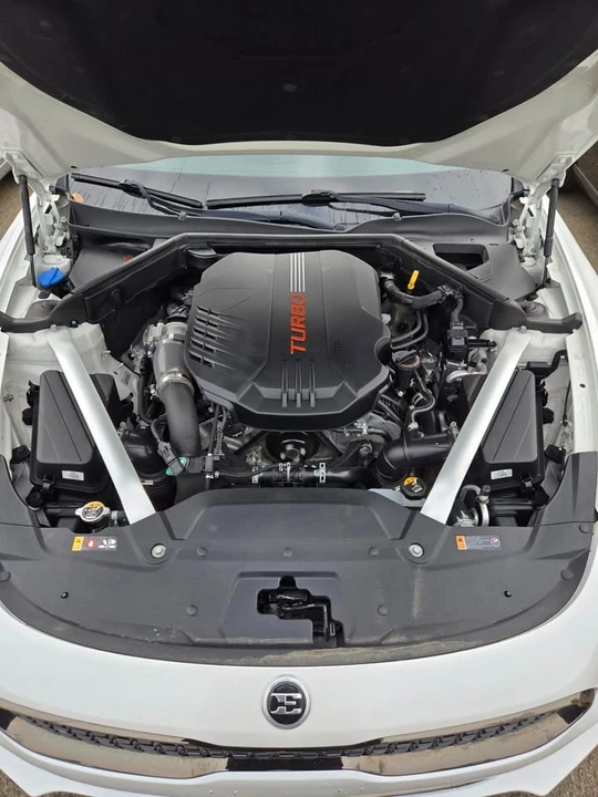2018 Kia Stinger - Image 7 of 10