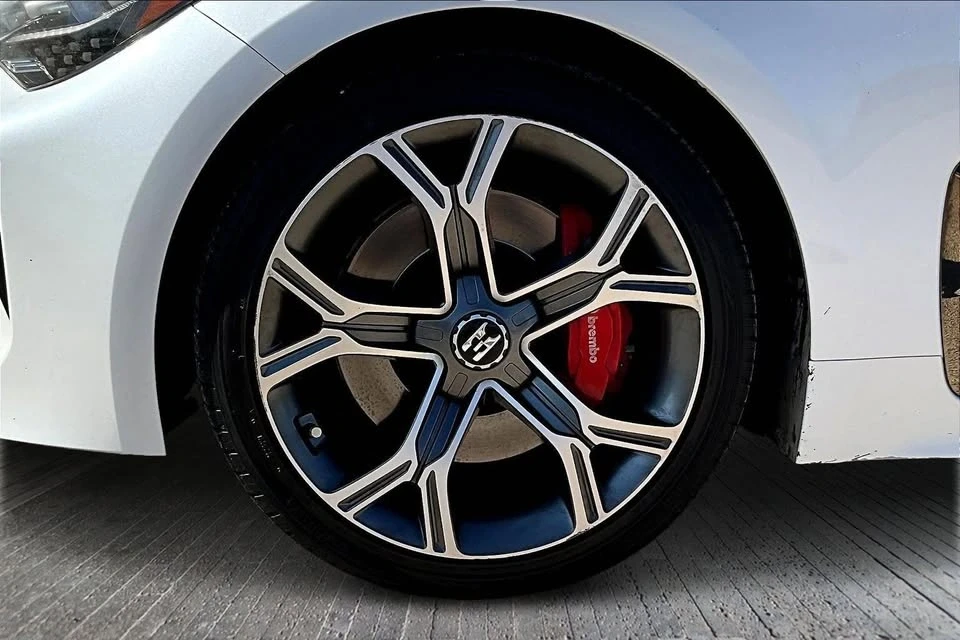 2018 Kia Stinger - Image 8 of 9