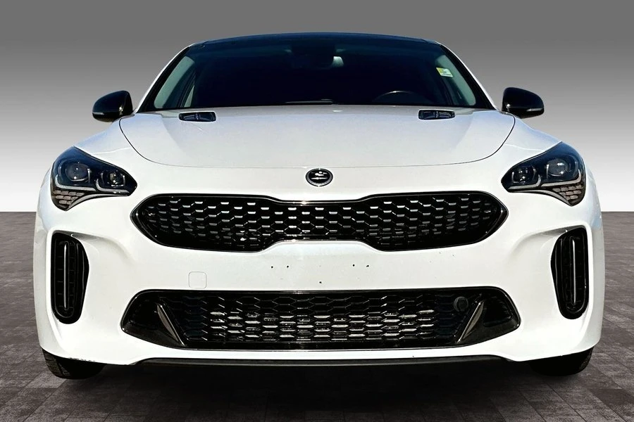 2018 Kia Stinger - Image 2 of 9