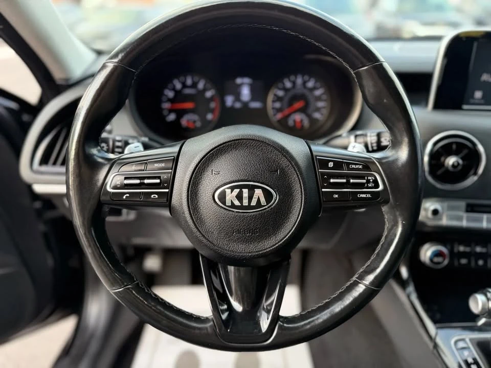 2018 Kia Stinger - Image 17 of 19