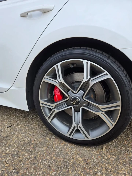 2018 Kia Stinger - Image 3 of 10