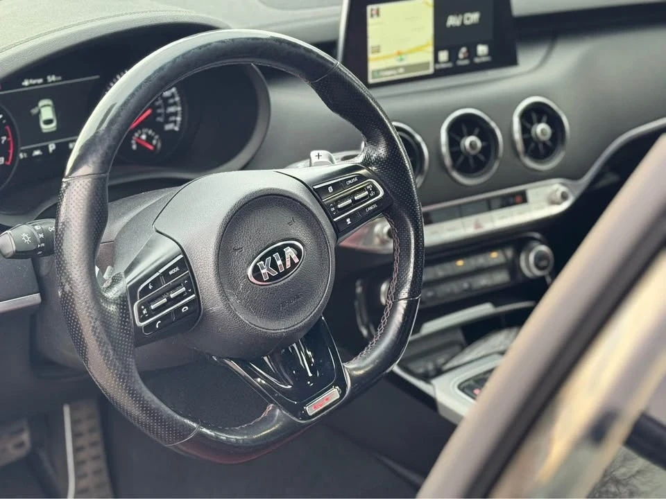2018 Kia Stinger - Image 11 of 16
