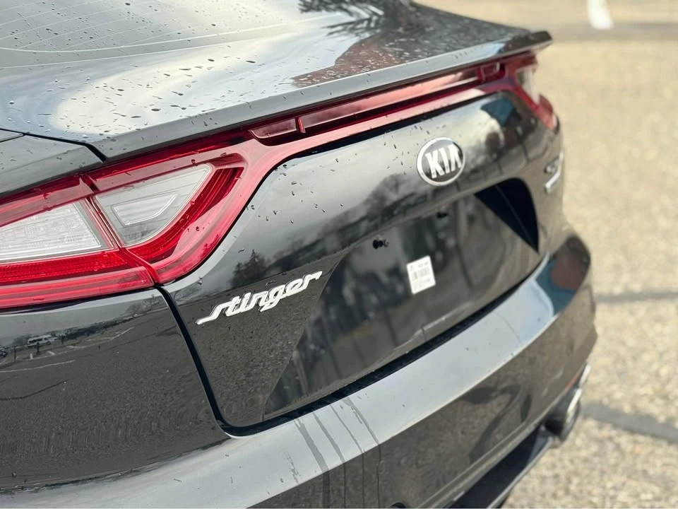 2018 Kia Stinger - Image 8 of 16