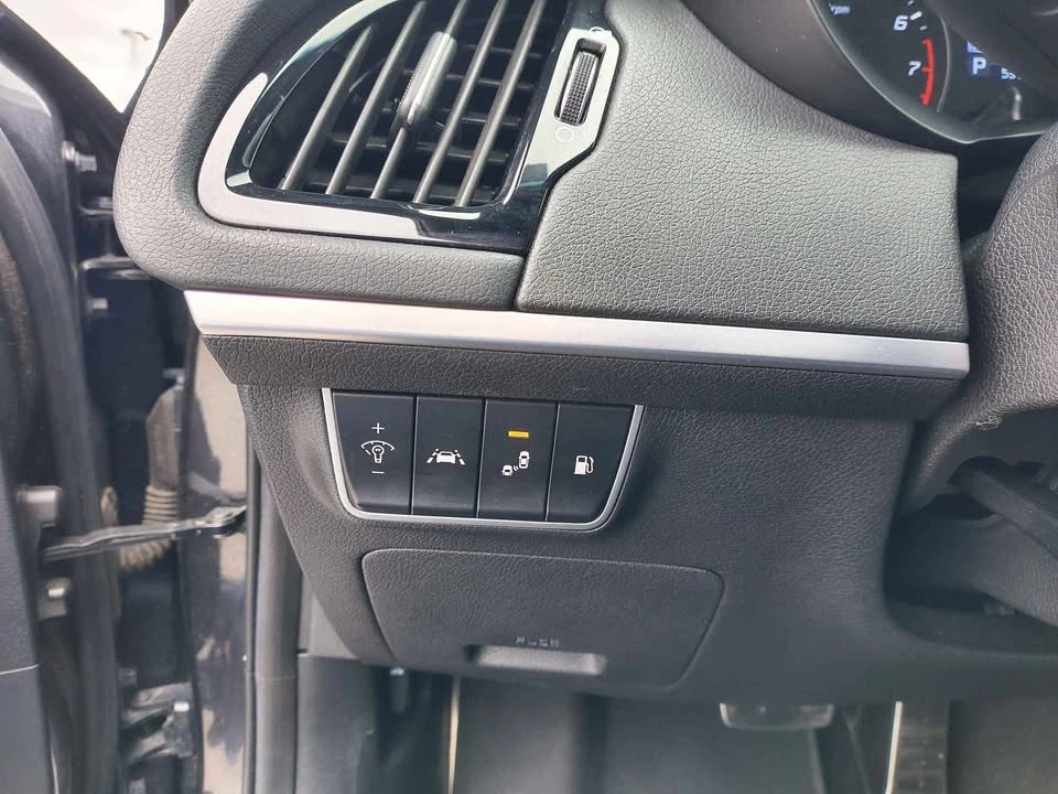 2018 Kia Stinger - Image 13 of 20