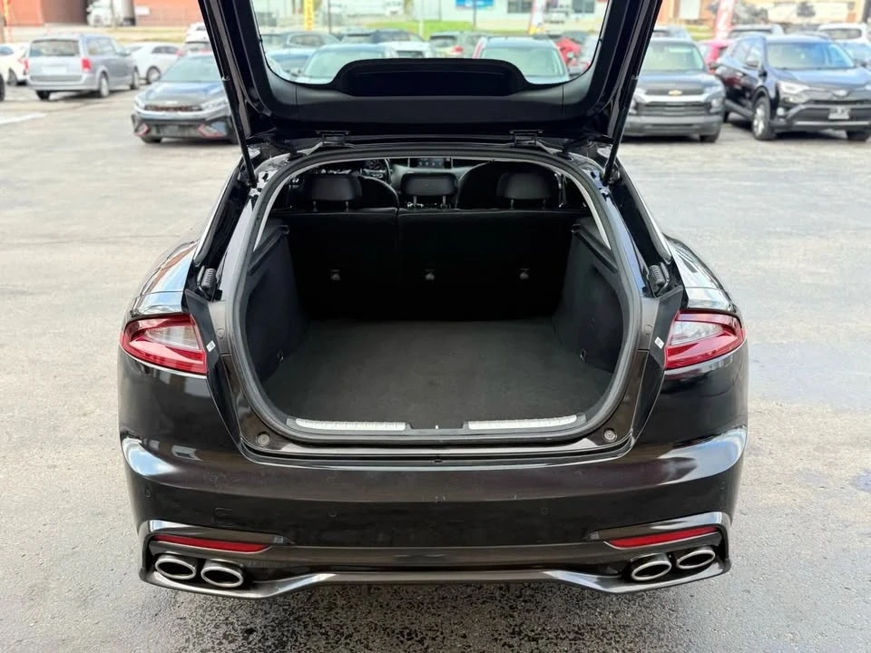 2018 Kia Stinger - Image 8 of 19
