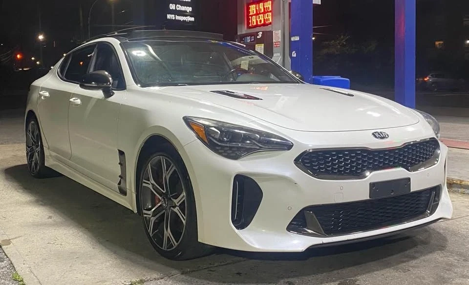 2018 Kia Stinger - Image 2 of 9