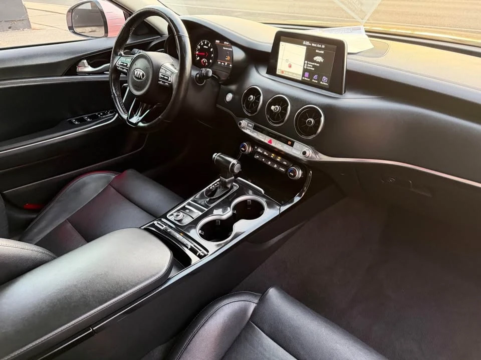 2018 Kia Stinger - Image 13 of 20