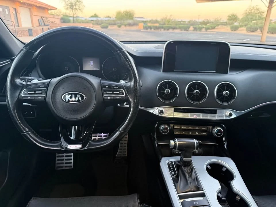 2018 Kia Stinger - Image 13 of 16