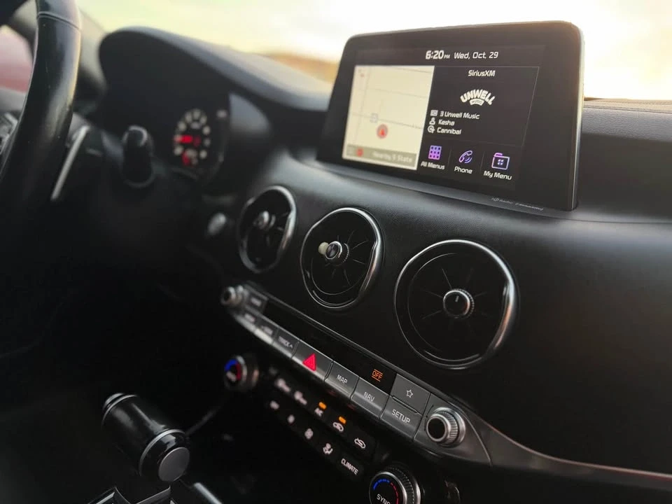 2018 Kia Stinger - Image 14 of 20