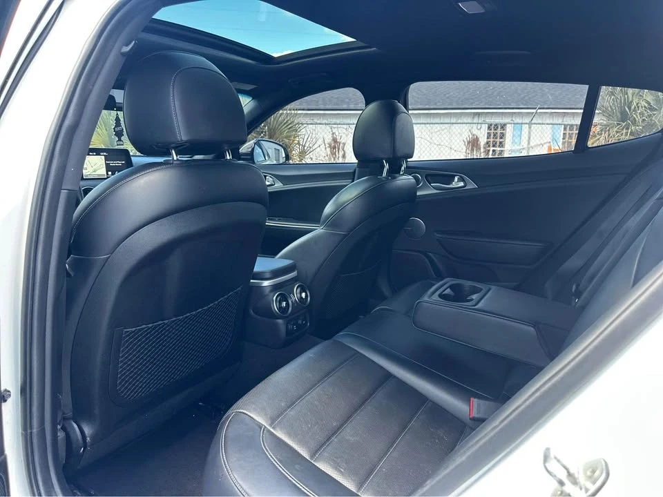 2018 Kia Stinger - Image 15 of 18
