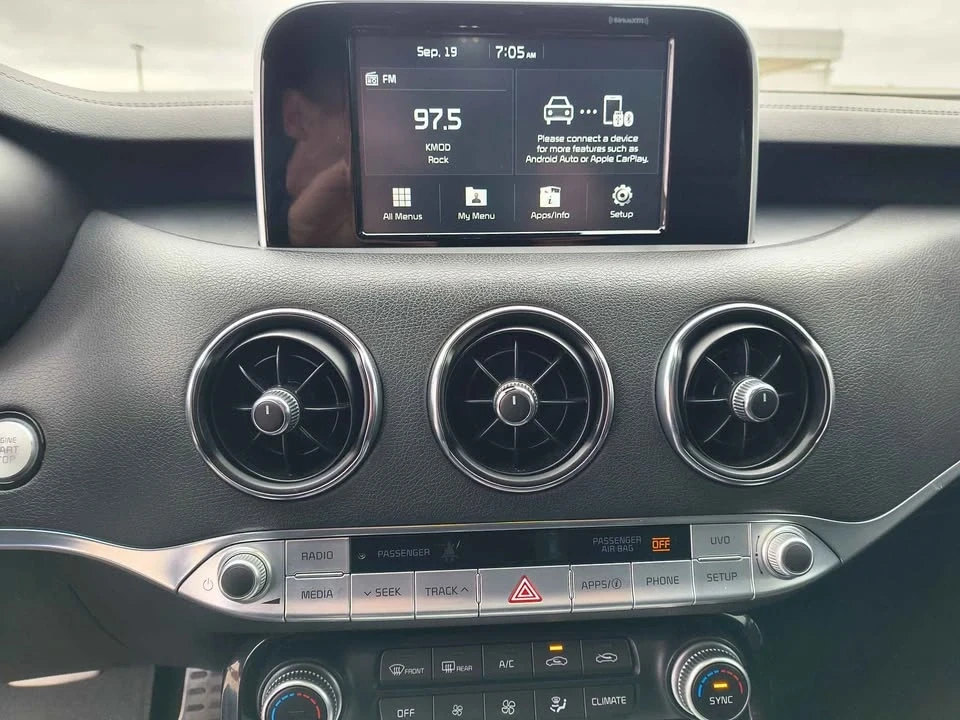 2018 Kia Stinger - Image 16 of 20