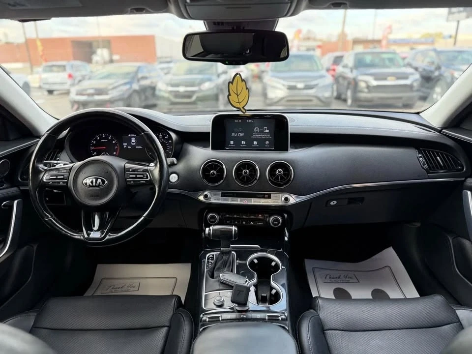 2018 Kia Stinger - Image 11 of 19