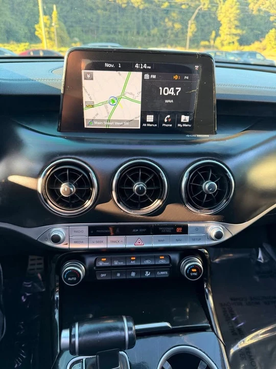 2018 Kia Stinger - Image 11 of 20