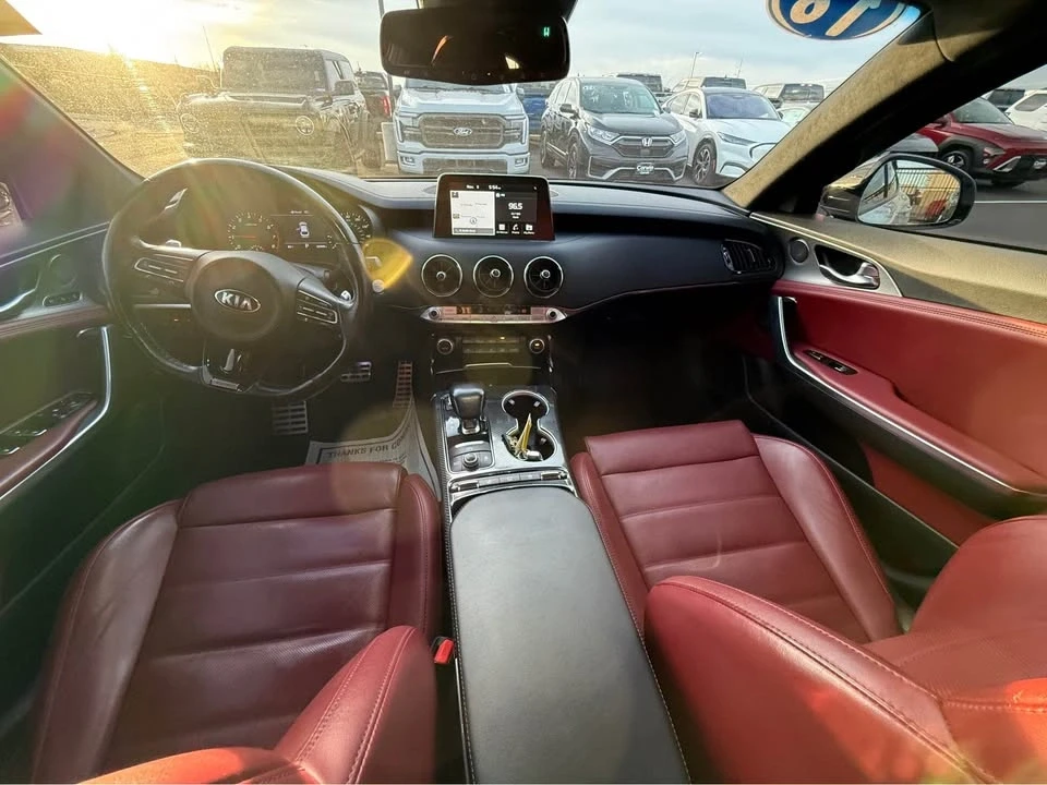 2018 Kia Stinger - Image 9 of 14