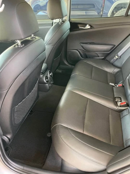 2018 Kia Stinger - Image 11 of 12