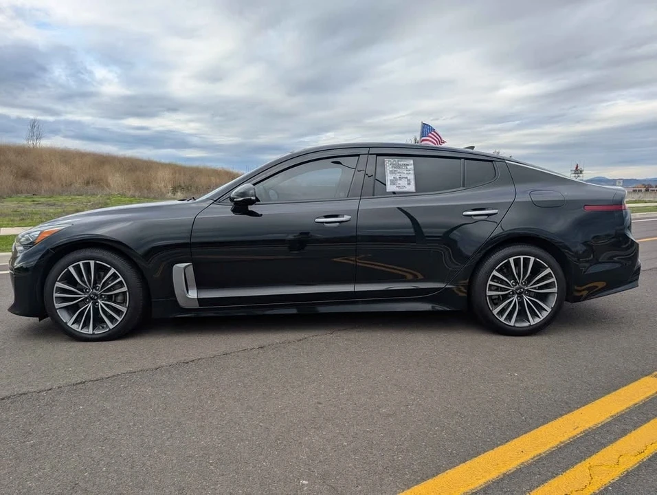 2018 Kia Stinger - Image 3 of 10